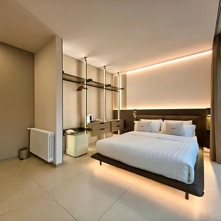 Amona By Comorooms 게스트하우스 3*