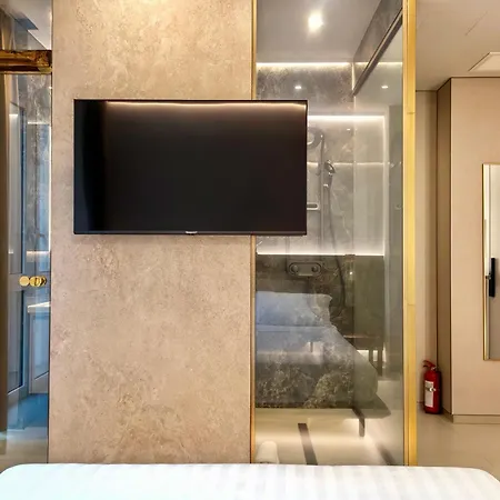 Amona By Comorooms Côme