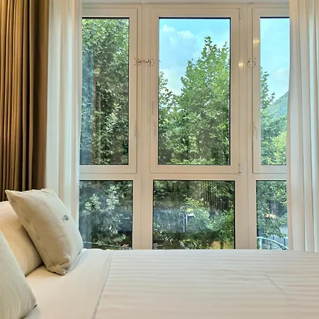 Pensión Amona By Comorooms Como