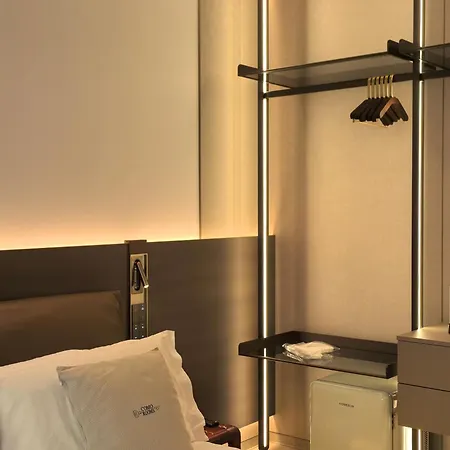 Amona By Comorooms 3* Côme