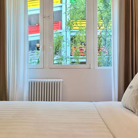 Amona By Comorooms Côme