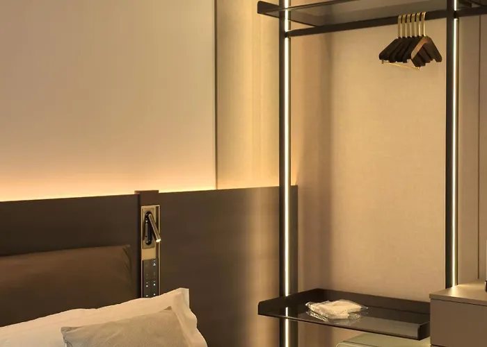 Amona By Comorooms 3* Como